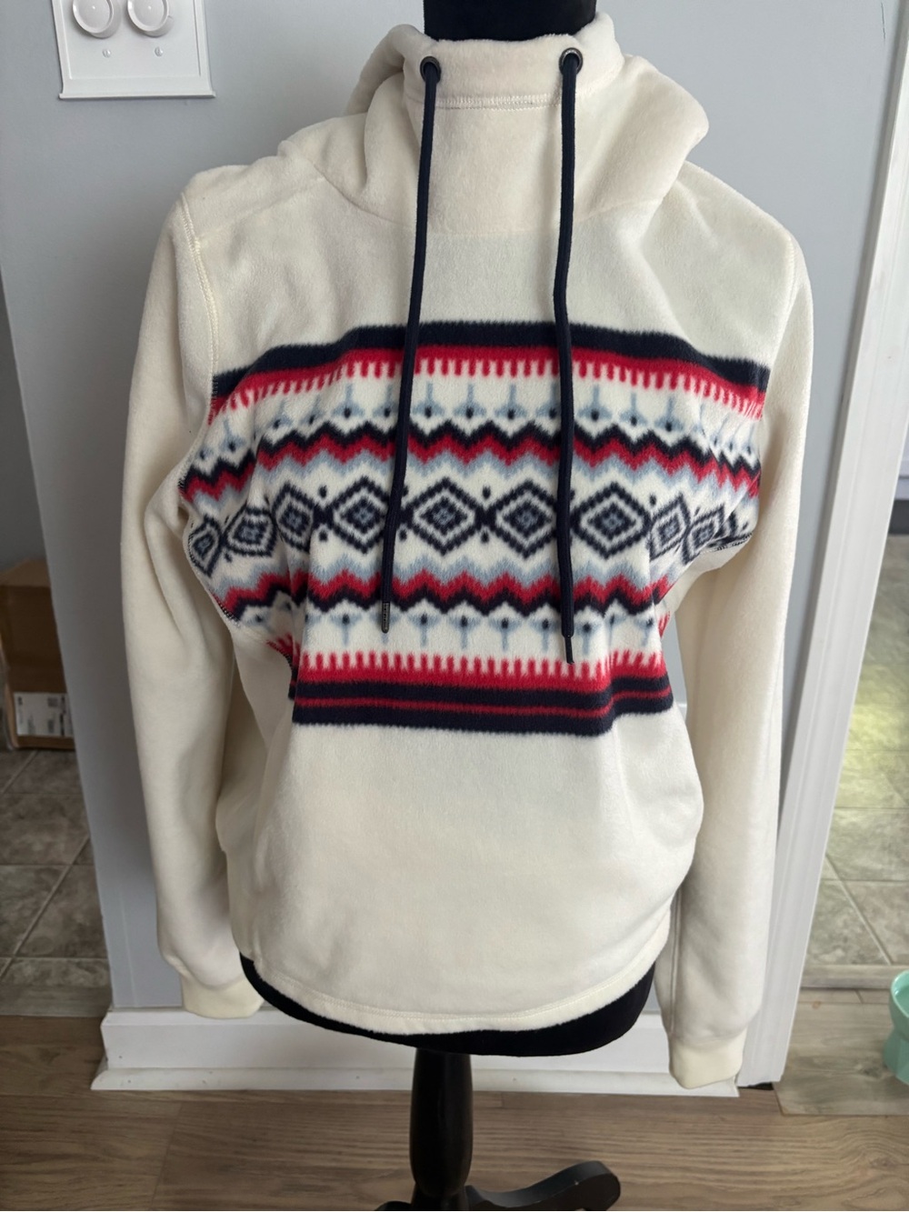 Abercrombie & Fitch Feminine Cozy Ivory Fair Isle Hooded Pullover NWT Large
